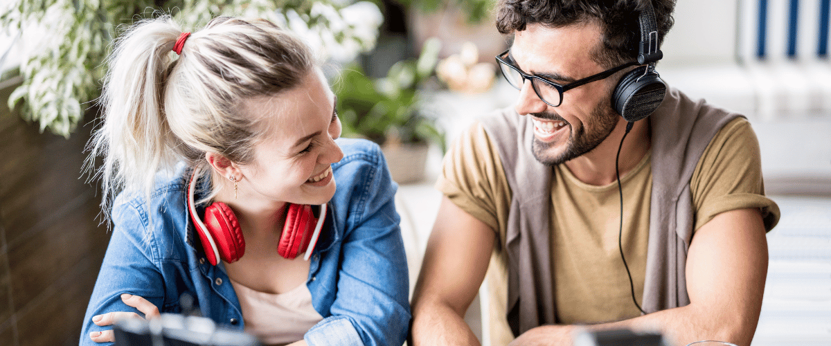 millenial smiling cafe